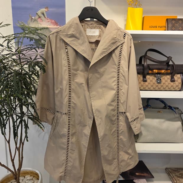 타임 아일렛 펀칭 바람막이