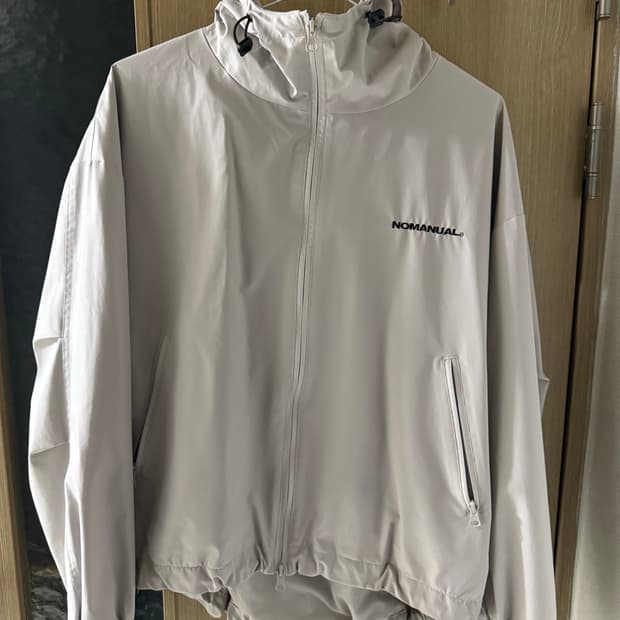 노매뉴얼 바람막이 M