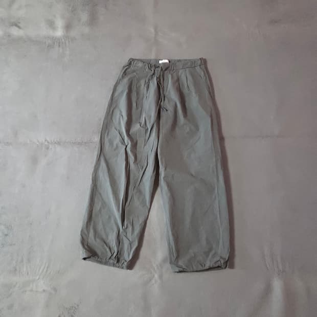 22ss 아모멘토 투턱 와이드 드로우 스트링 팬츠 L 차콜