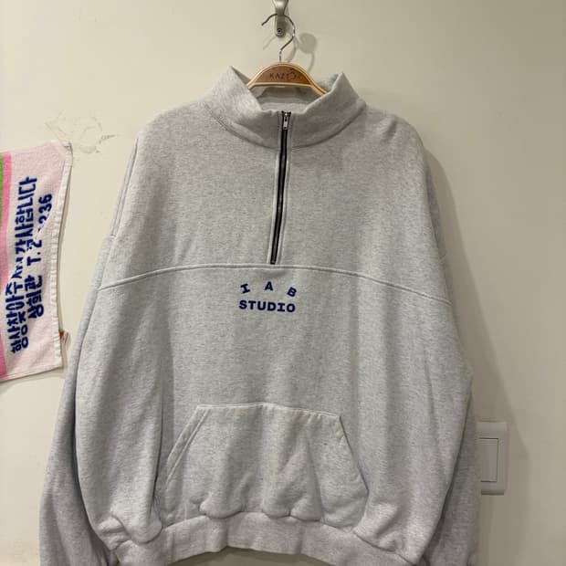 아이앱스튜디오 하프집업 맨투맨