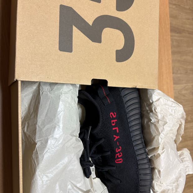 [새상품]이지부스트 v2 350 블랙레드 2020 280