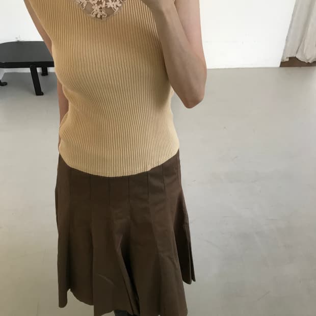 vintage beige lace sleeveless