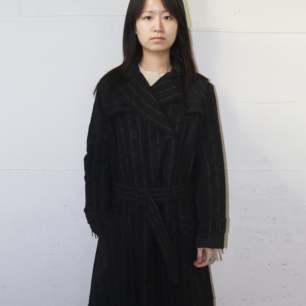 요시키 히시누마 디컨스트럭티드 스티치 트렌치 코트