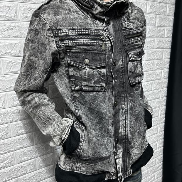 Lowbox 로우박스 보노넥 워싱 데님 자켓