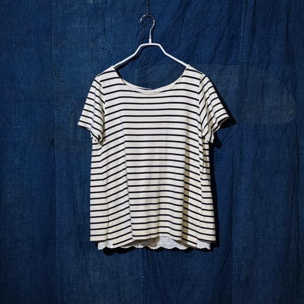 44-55 ) SM2 Lace Panel Border Tee