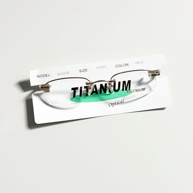90s TITANIUM OPTICAL 골드 반무테 스퀘어 빈티지 안경
