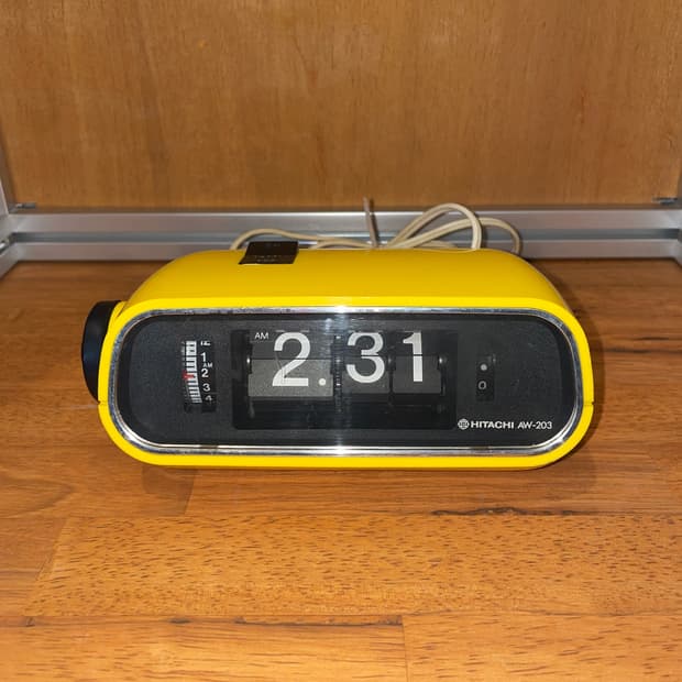 Hitachi AW-203 Vintage Flip Alarm Clock