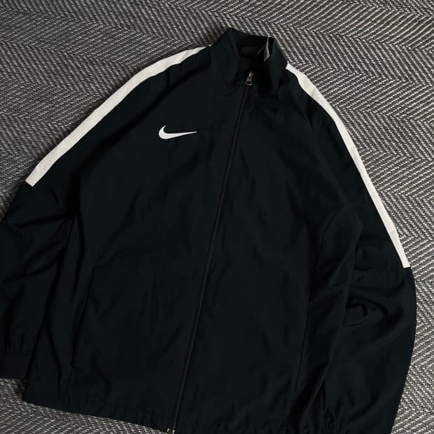 나이키 드라이핏 블랙 배색 바람막이y 3346