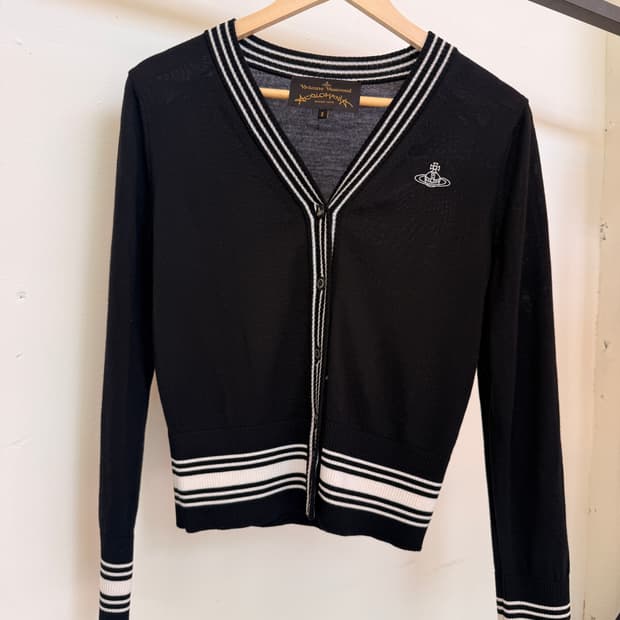 비비안 웨스트우드(Vivienne Westwood) 베아 울 가디건