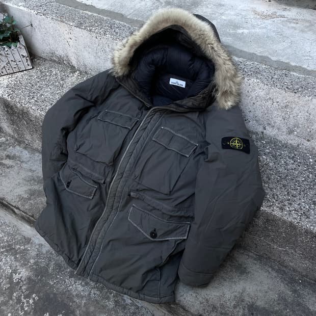 스톤아일랜드 무솔라고마타 패딩 점퍼