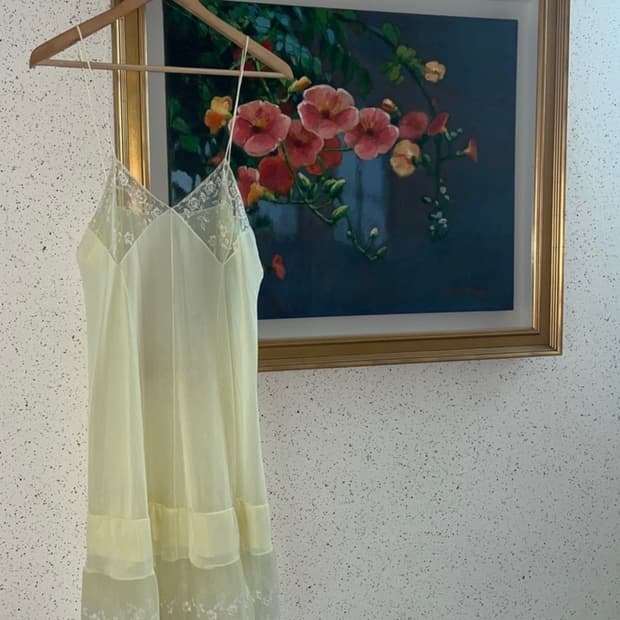 유럽 빈티지 옐로우 로즈 슬립