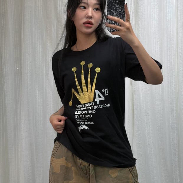 스투시 골드 크라운 레터링 티셔츠