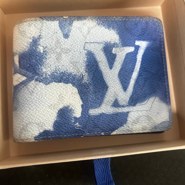 루이비통 한정판 블루워터 반지갑