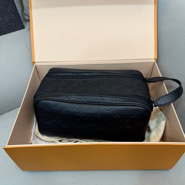 루이비통 모노그램 토뤼옹 돕키트 