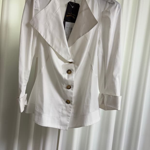 비비안웨스트우드 앵글로매니아 블라우스