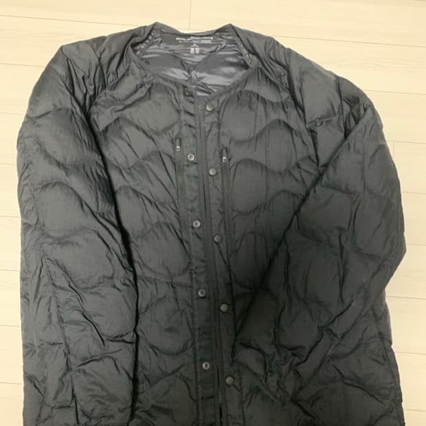 유니클로 화이트마운티니어링 경량패딩 2XL