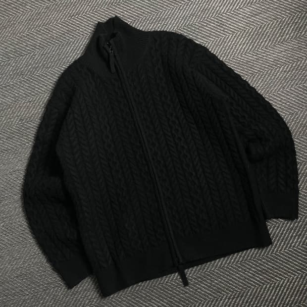LOGAN 투웨이 미니멀 케이블 꽈배기 니트 집업 블랙 y 4772