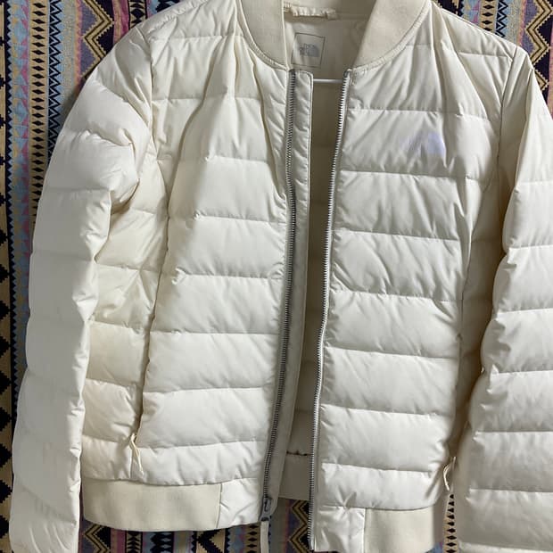 노스페이스 우먼 시티 컴포트 다운 봄버 아이보리