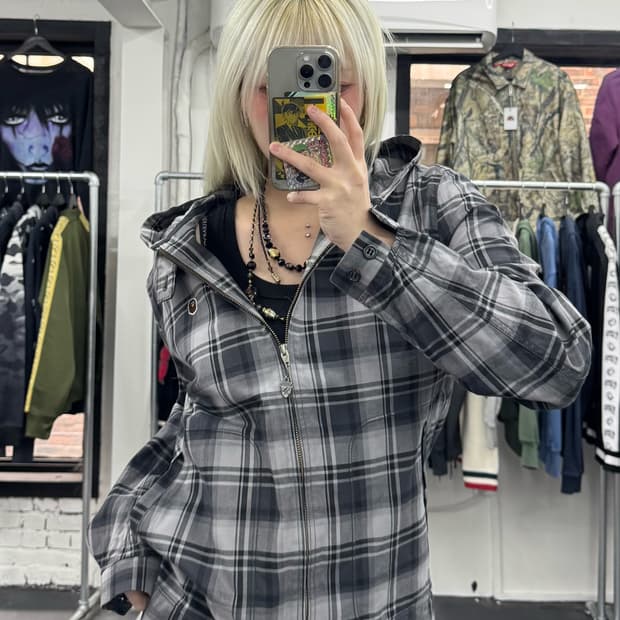 베이프 원포인트 체크 바람막이