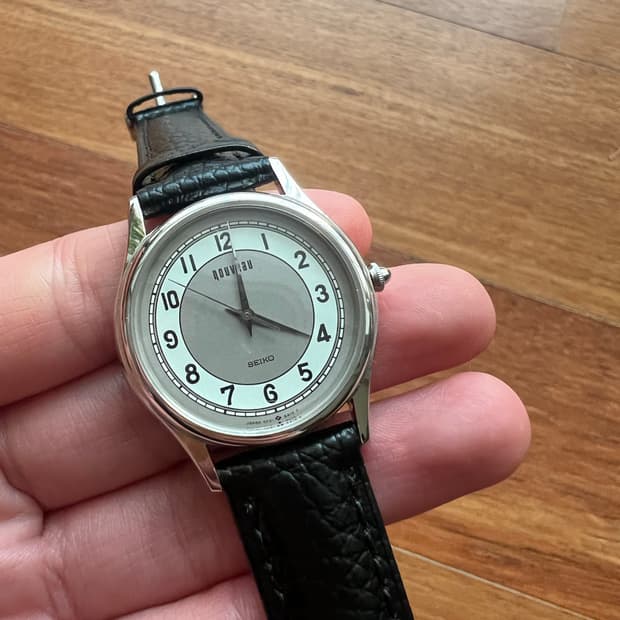 (매우 희귀) 세이코 빈티지 턱시도 다이얼 까보숑 용두 남녀공용