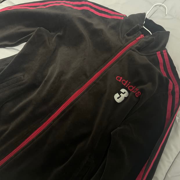 아디다스 벨벳 져지