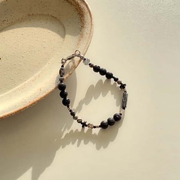 더스키 블랙 원석 팔찌 써지컬스틸 