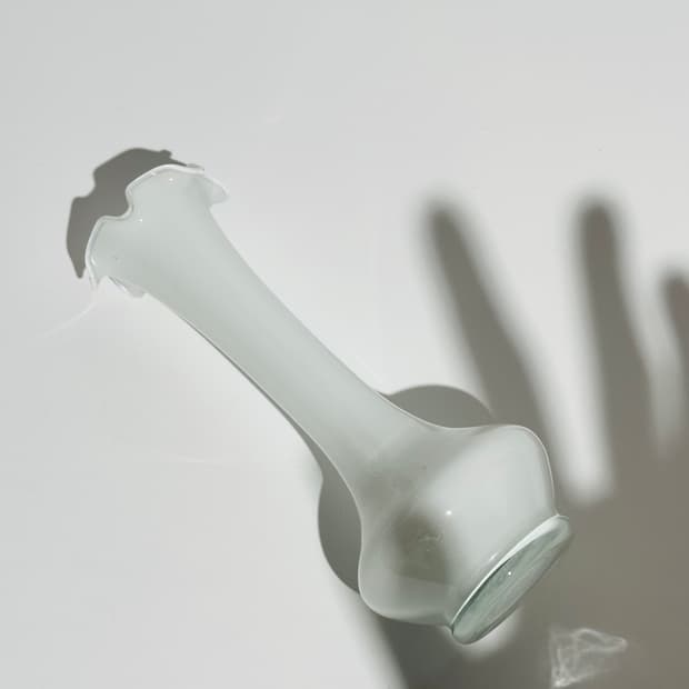 일본 빈티지 핸드블로운 화이트 러플 화병