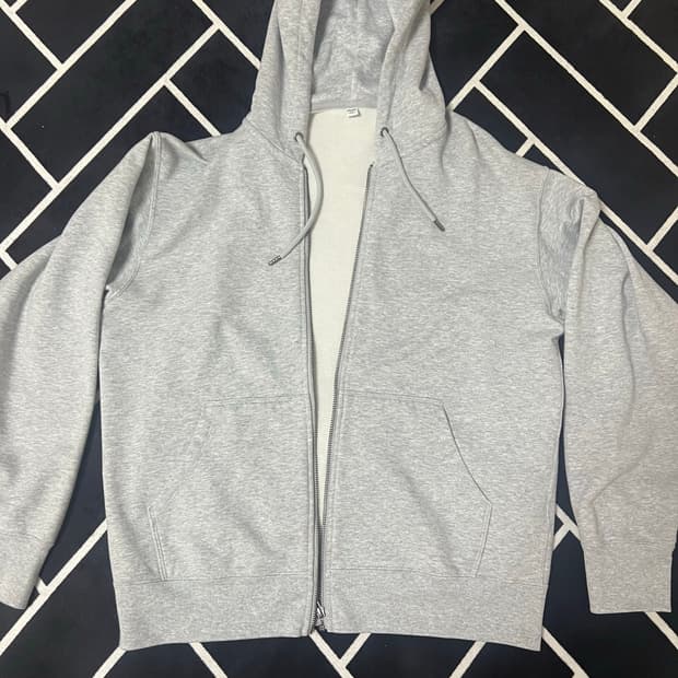 유니클로 회색 후드집업