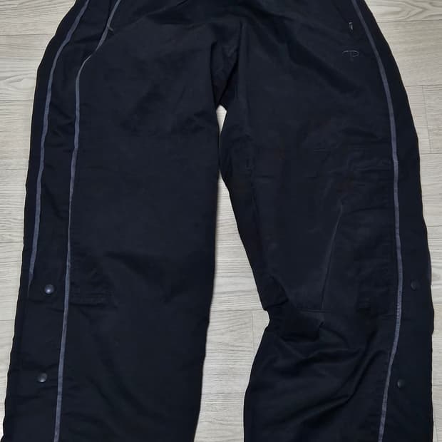 폴리테루 트리플블랙 트랙 1