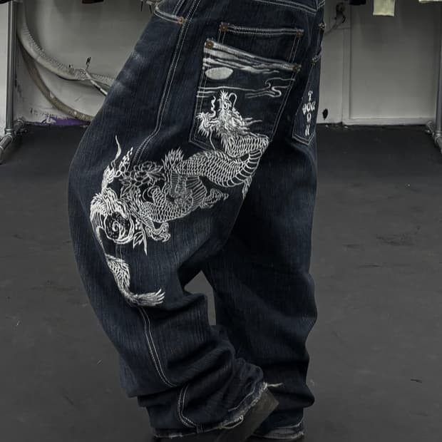 도그타운 블랙드래곤 자수 데님팬츠