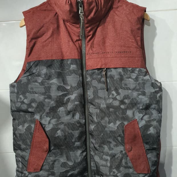 밀레 다운패딩 조끼