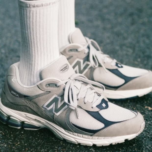 뉴발란스 X 디네뎃 2002R 2022 다운타운런 / 275