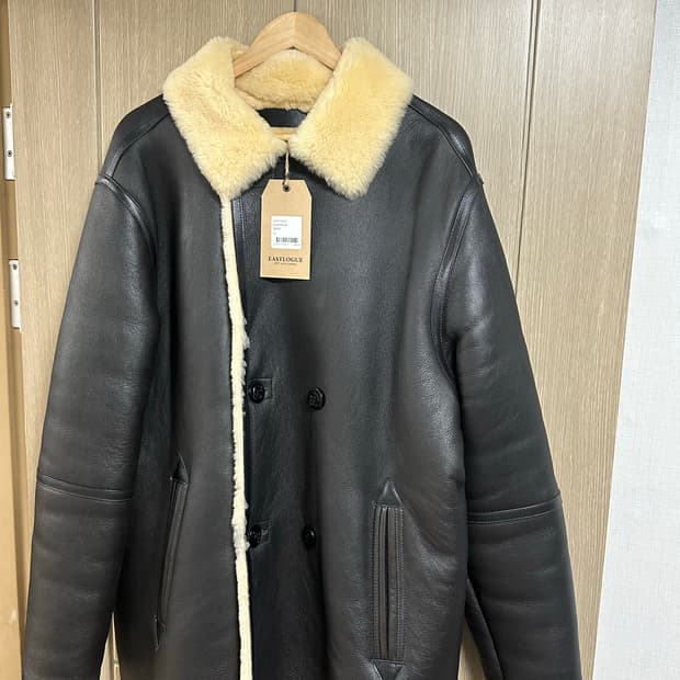 이스트로그 USN피코트 무스탕 XL 새상품 저렴하게 팝니다