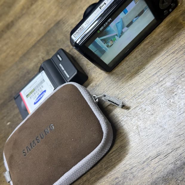 삼성 vluu st550 (nct 하투하 라이즈 디카) 카메라