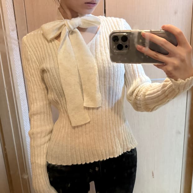 리본 타이 블라우스 니트