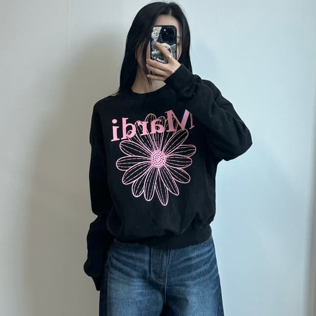 마르디 메크르디 빅로고 블랙 맨투맨
