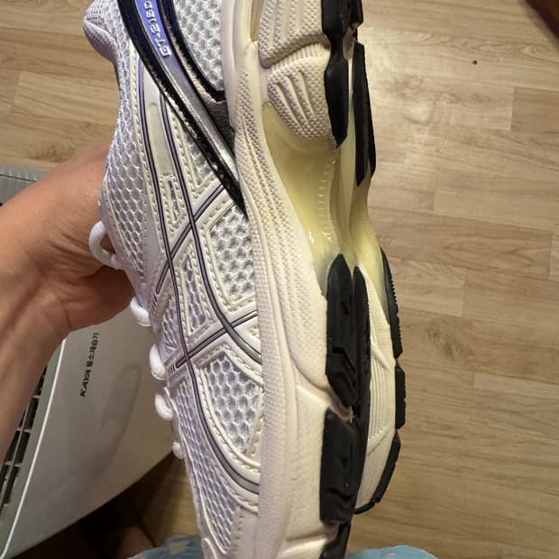 아식스 245사이즈 GT-2160