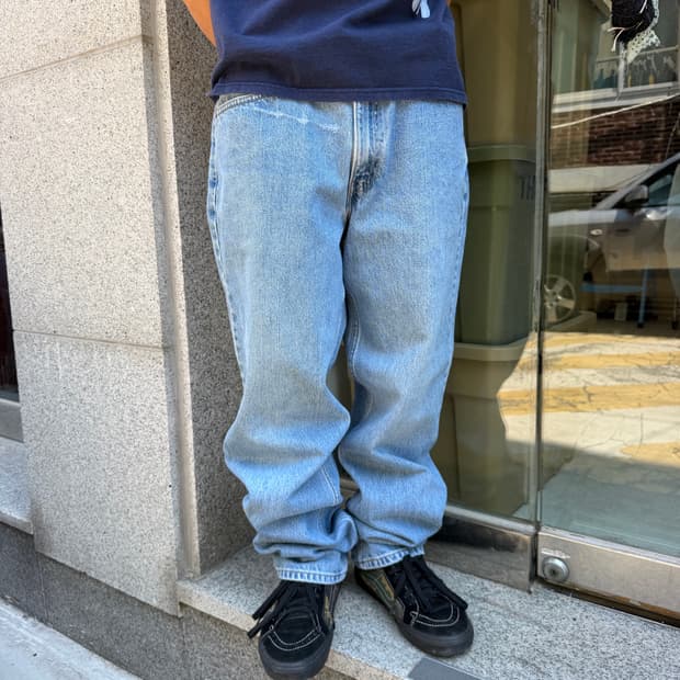 90s Levi’s 550