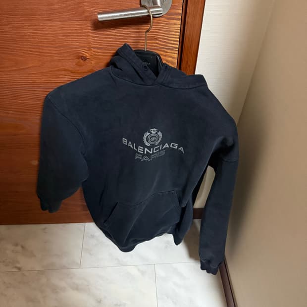 발렌시아가 후드티