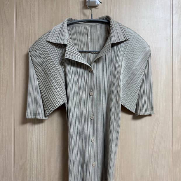 (3) pleats please short shirt