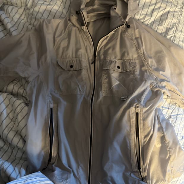 디스커스 후디드 윈드브레이커 그레이 M