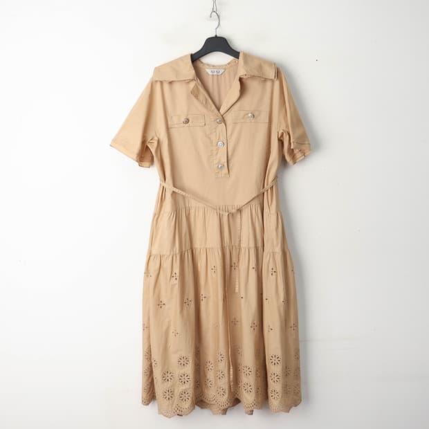 55/SJSJ 아일렛 패턴 칼라 드레스