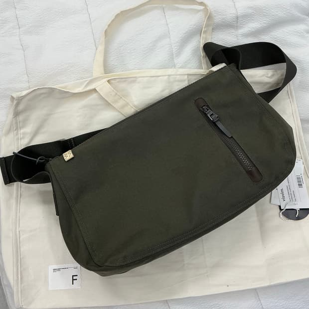 비즈빔 찰리백 m 차콜