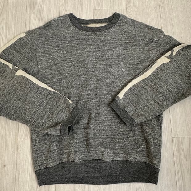 캐피탈 본 크루넥 스웻셔츠 맨투맨 4