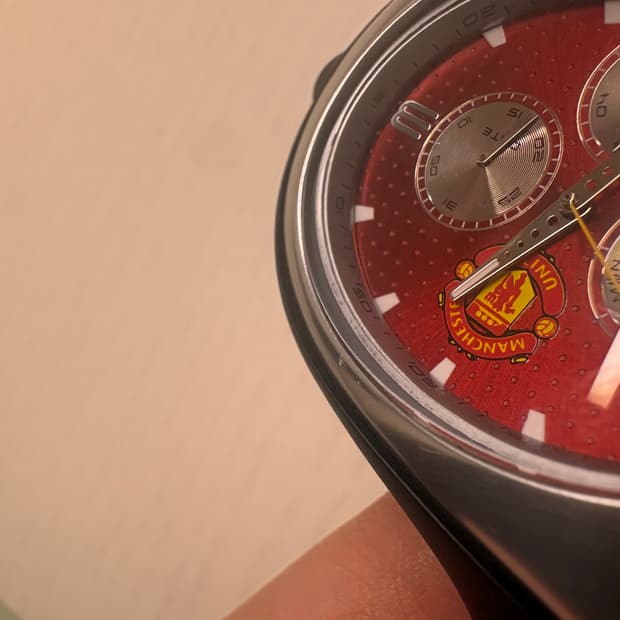 나이키 트라이엑스 맨유 빈티지 시계