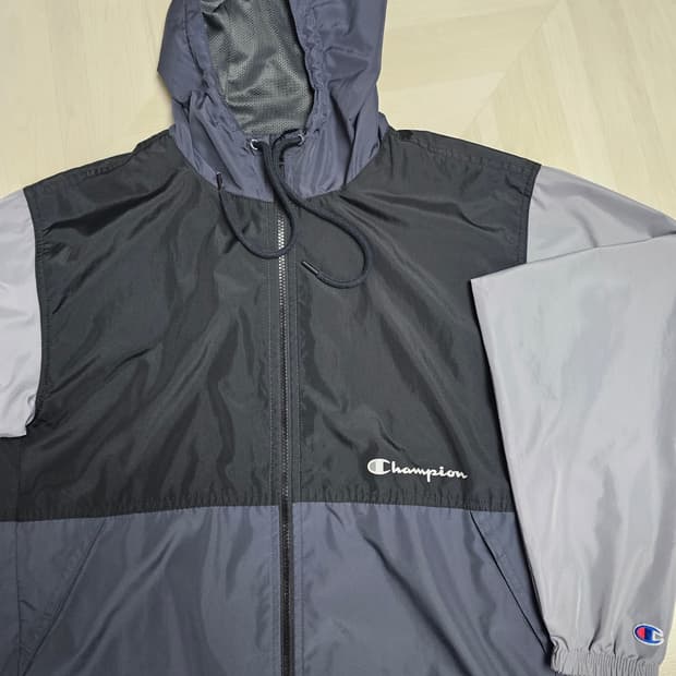 챔피온 바람막이