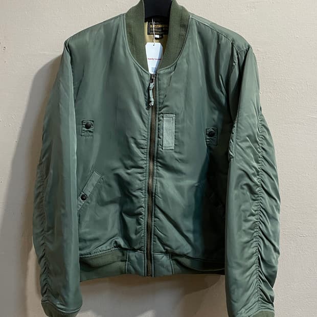 아웃스탠딩 앤 코 그린 MA-1 써마라이트 패딩 자켓