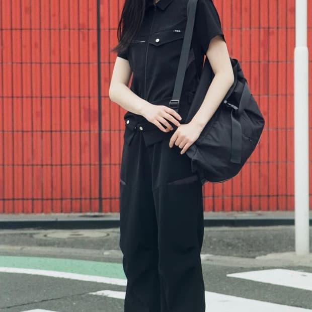지초이 SS23 zip trousers (black)