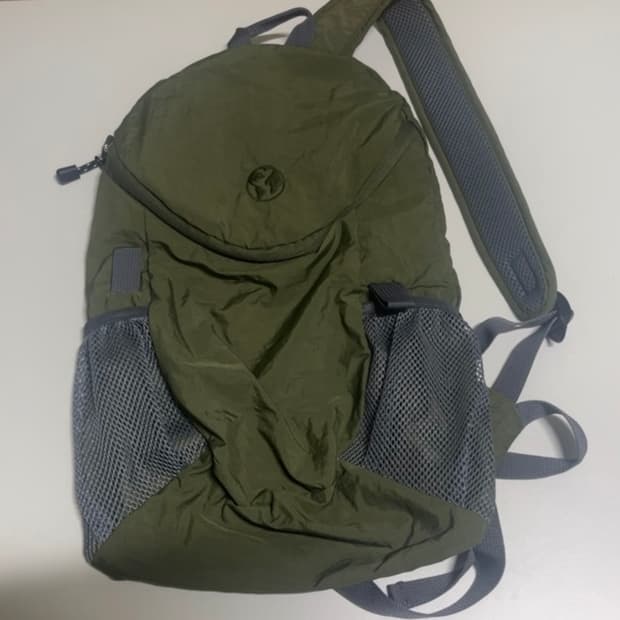 어스지구 earthjigu LIGHT BACKPACK KHAKI