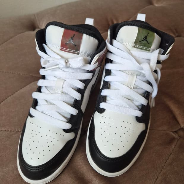 에어조던 키즈 1 미드 SE '히트 리액티브